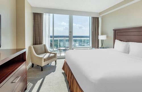 Northeast Virginia Beach Resort | Ocean Beach Club Virginia Beach - 3 BEDROOM CITY VIEW W/3 KING BEDS W/SOFABED