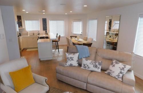 Ocean Beach House | Ocean Beach Cottage with Views
