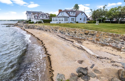 Middlesex County House | OCEAN/BEACH FRONT, HUGE YARD, SUNSET VIEW