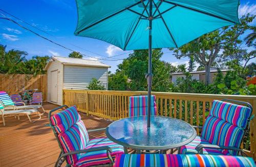 Naples Park House | Ocean Bike Ride 2bed 2bath Sleeps 6