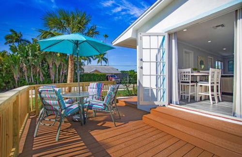 Naples Park House | Ocean Bike Ride 2bed 2bath Sleeps 6