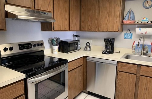 Ship Bottom Condo | Ocean Block. Ship Bottom. Pool. Beach Badges. WIFI. Washer & Dryer. 12186