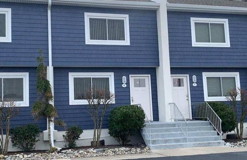 Ship Bottom Condo | Ocean Block. Ship Bottom. Pool. Beach Badges. WIFI. Washer & Dryer. 12186