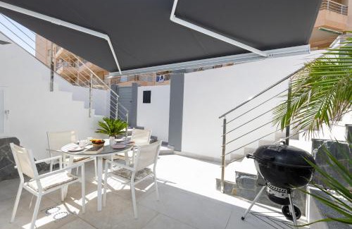 El Moncayo House | Ocean Blue Eyes by Fidalsa