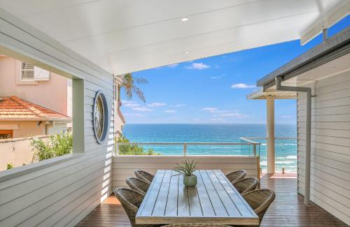 Currumbin House | Ocean Blue on Currumbin Hill