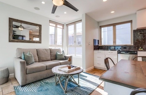 Central Mission Beach House | Ocean Breeze 2