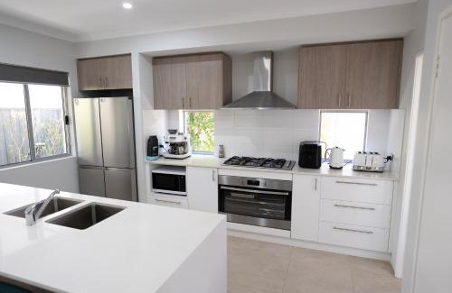 Rockingham Apartment | Ocean Breeze