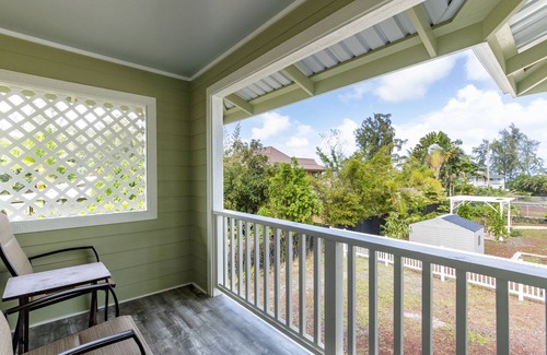 Keaau Apartment | Ocean Breeze Inn 1 Queen Bed, 1 Full Bath, Private Balcony and Private Entrance
