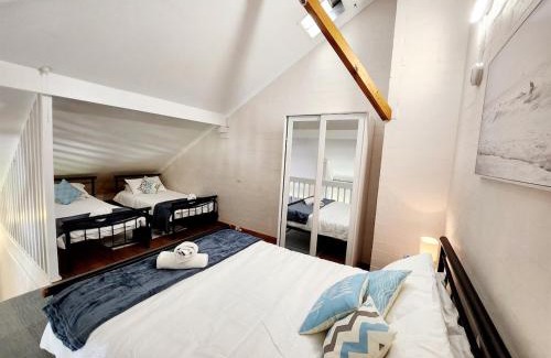 Mandurah Apartment | Ocean Breeze Loft Villa With Pool, Tennis Court & Playground!