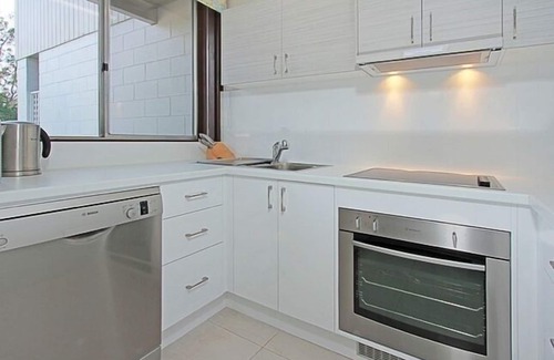 Mollymook Beach House | Ocean Breeze Mollymook Beach