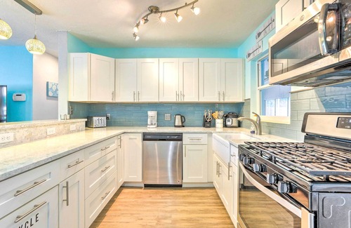 Bayshore Gardens House | 'Ocean Breeze Oasis' w/Boat Dock & Slip on Canal!