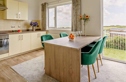 Port-Eynon Apartment | Ocean Breeze - Ocean Heights Open Plan S