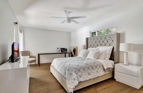 Pompano Beach House | Ocean Breeze Villa - 3 BDR Pool