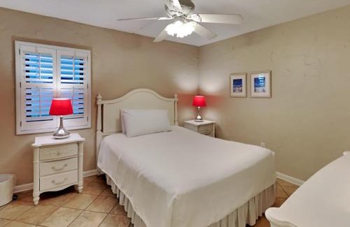 Ono Island Apartment | Ocean Breeze West #106