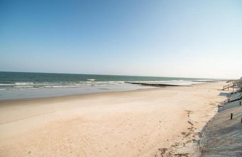 Pawleys Island House | Ocean Breezes Historic Home with Creek Dock