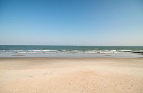 Pawleys Island House | Ocean Breezes Historic Home with Creek Dock