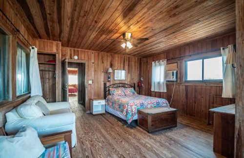 Pawleys Island House | Ocean Breezes Historic Home with Creek Dock