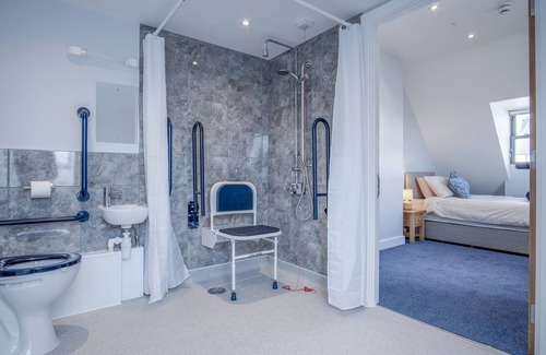 Saundersfoot Hotel | Ocean Cabins @ The Square - Saundersfoot