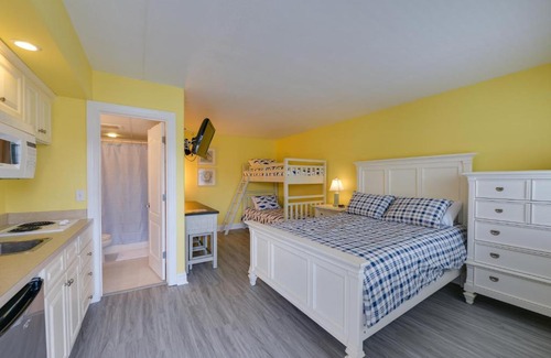 North End Apartment | Ocean City Condo with Pool Walk to Boardwalk!