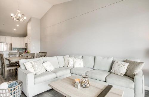 Sunset Island Apartment | Ocean City Condo with Pool and Private Beach Access