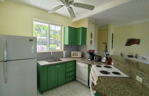 Playa Azul House | Ocean View 2 Bedroom Condo 5 Min Walk to the Beach