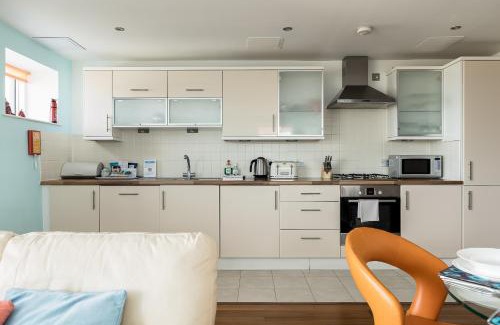 Poole House | Ocean Escape