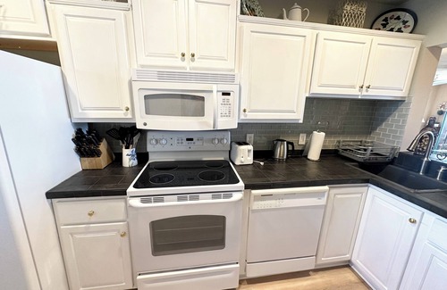 Crescent Beach Condo | Ocean front 2 bedroom 2.5 bath townhouse, Summerhouse 402!