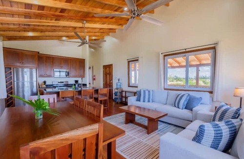 Belize City Villa | Ocean Front 3 bed/2 Bath Home w Pool - Upper Unit