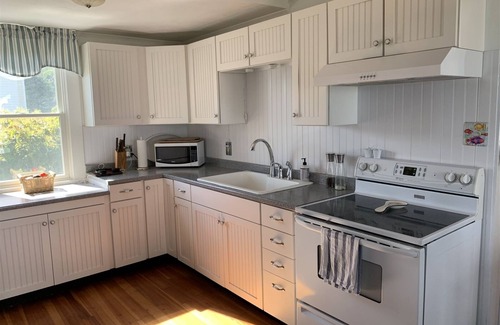 Camp Ellis Cottage | Ocean front 4 Bedroom/2 Bath cottage
