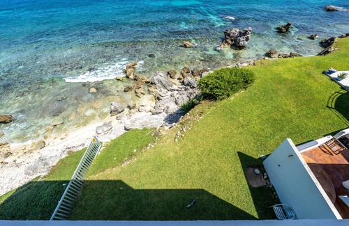 Colonia Meteorologico House | Ocean Front 7BR. See Dolphins + Sunrise From Bed.