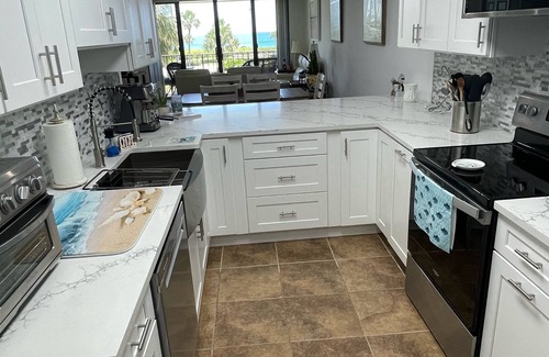 Fort Pierce Shores Apartment | Ocean Front Apartment with Amazing beach and sunrise