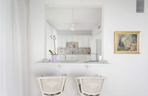 Central Beach House | Ocean Front apt with private access to the beach