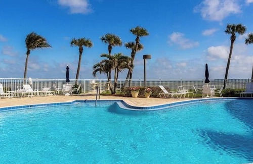 Central Beach House | Ocean Front apt with private access to the beach