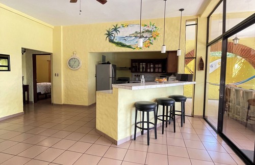 Tamanique House | Ocean Front Beach Estate/-Surfers Paradise- PRESIDENTIAL SUITE