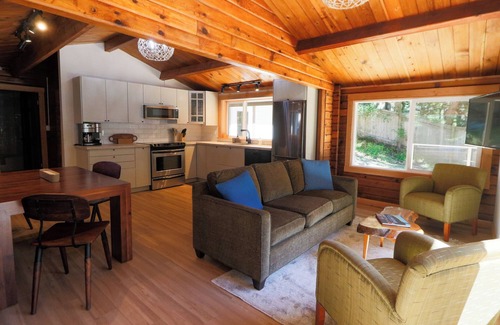 Regional District of Nanaimo House | OCEAN FRONT/BEACH access, RENOVATED House Private Lot, PET Friendly, Short Term
