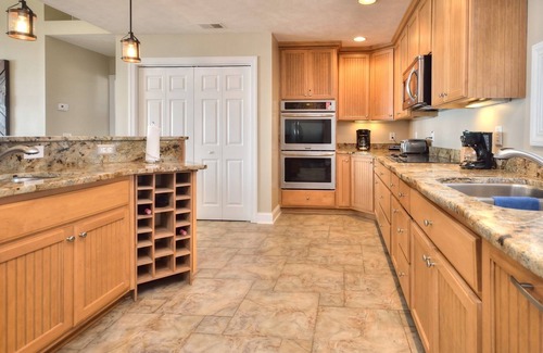 Ocean Isle Beach Condo | Ocean Front Condo - Beautiful beach and views