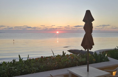 Downtown Cancun Apartment | Ocean Front Condo in a Resort Hotel Complex Directly on the Beach,