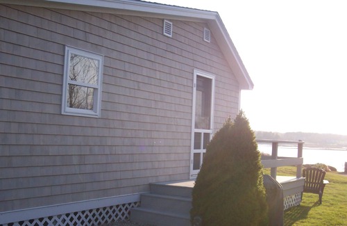 Martinsville Cottage | Ocean Front Cottage