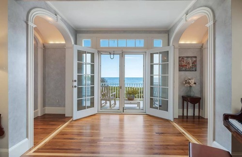 Higgins Beach House | Ocean front estate. 15 min to Portland.