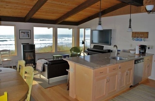 Watsonville House | Ocean Front family Home with Panoramic Views