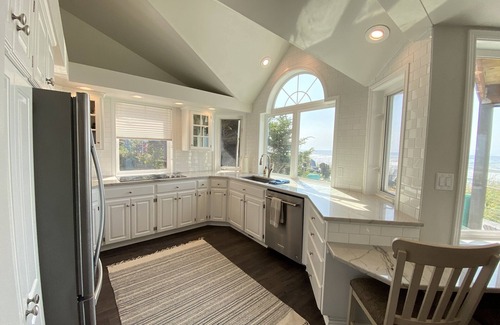Neskowin House | Ocean Front, Hot tub, theater room, game room, Wifi, All king beds
