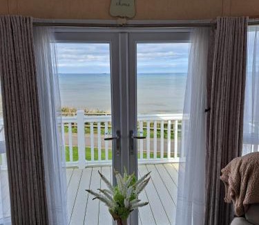 Crimdon House | Ocean Front Lodge