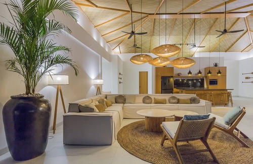 Mushroom Bay Villa | Ocean Front Majestic and Eco-Friendly 6 BDR villa in Nusa Lembongan, Bali