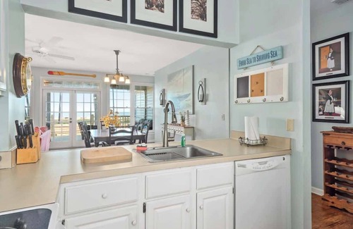 Melrose on the Beach House | Ocean-Front Pet-Friendly Cottage in Daufuskie