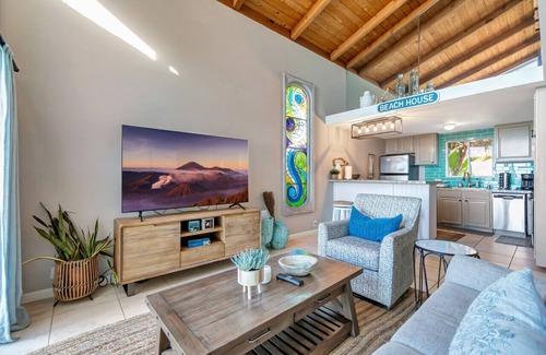 Diamond Crestview House | OCEAN FRONT! Private stairs from home to BEACH! Unit A