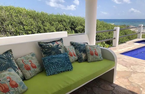 Isla Mujeres Villa | Ocean front villa located on the beach