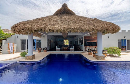 Santa Maria Colotepec Villa | OCEAN FRONT WORLD-CLASS VILLA