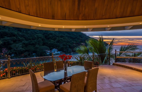 Boca de Tomatlan Villa | Ocean frontage villa, located 10 miles south of downtown P V romantic zone