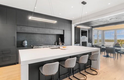 Vanderhorst Plantation House | Ocean, golf and lagoon views, complete renovation luxury home