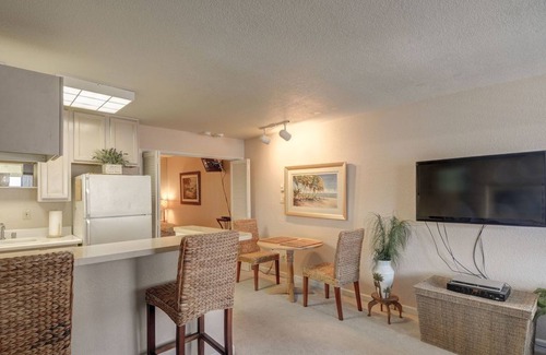 Monterey Condo | Ocean Harbor 110 - Monterey Condo - Oceanview, Surf Sounds